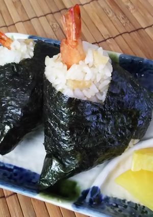 ラップおにぎり衛生的な海苔の巻き方-レシピのメイン写真