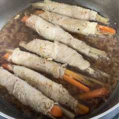 รูปของ 四毒抜き【牛蒡と人参の肉巻き】