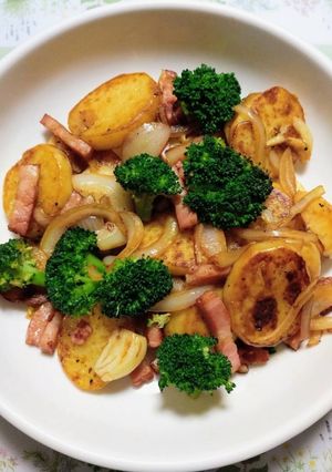 今日の夕飯!ブロッコリージャーマンポテト-レシピのメイン写真