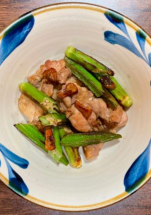 鶏もも肉とオクラのニンニク炒め-レシピのメイン写真