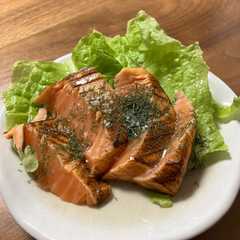 รูปของ サーモンサラダ