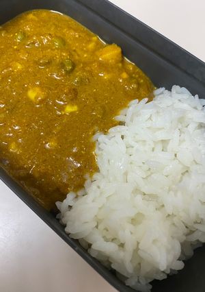 キャンプ飯!赤缶でシーフードMIXカレー-レシピのメイン写真