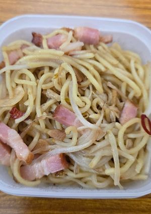 中華麺でもやしとベーコンのペペロン風-レシピのメイン写真