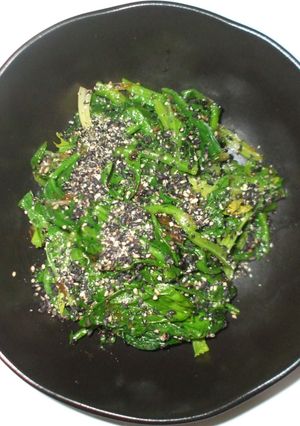 ほうれんそう黒胡麻あえ♪簡単レシピ-レシピのメイン写真