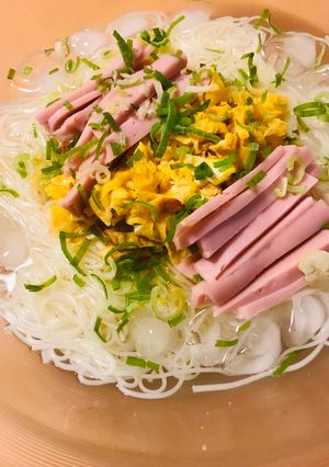 冷製素麺●魚肉ソーセージうす焼き玉子添え-レシピのメイン写真