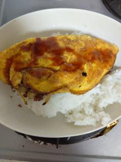 コンビーフと玉葱のオムレツ丼-レシピのメイン写真
