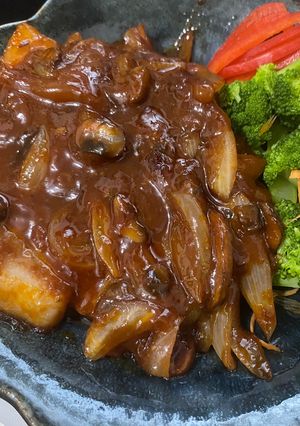 簡単!キノコと赤ワインソースのトンテキ-レシピのメイン写真