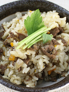 大満足◎牛肉とごぼうの炊き込みご飯-レシピのメイン写真