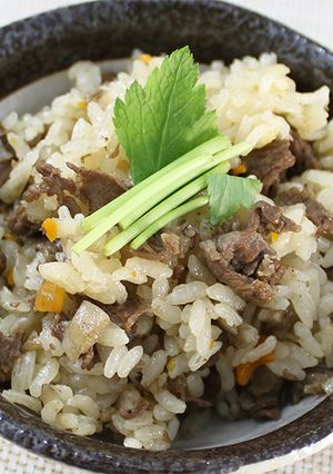 大満足◎牛肉とごぼうの炊き込みご飯-レシピのメイン写真