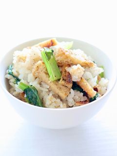 混ぜご飯【小松菜と油揚げの白だしご飯】-レシピのメイン写真