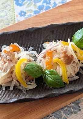 スモークチキンと新物たまねぎのマリネ♪-レシピのメイン写真