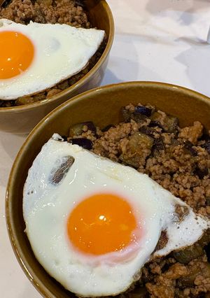 ひき肉となすのピリ辛丼-レシピのメイン写真