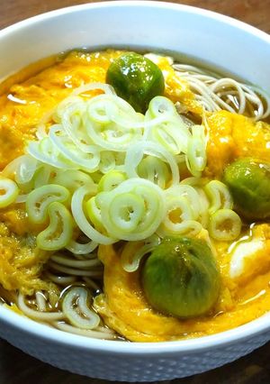 蕗の薹と卵の温かい蕎麦 乾麺の浸水-レシピのメイン写真
