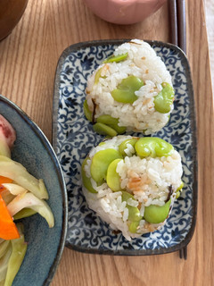 今が旬!そら豆のおにぎり-レシピのメイン写真