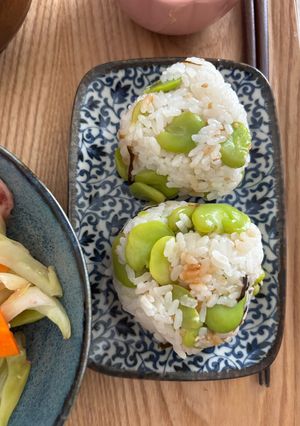 今が旬！そら豆のおにぎり-レシピのメイン写真