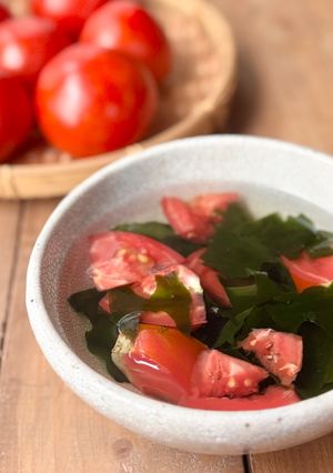 ２分で簡単！トマトとわかめのスープ-レシピのメイン写真