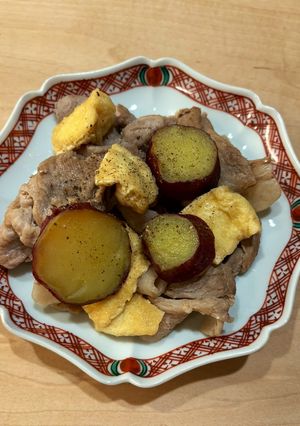豚肉と焼き芋の炒め物⭐︎油揚げ入⭐︎麺つゆで簡単-レシピのメイン写真