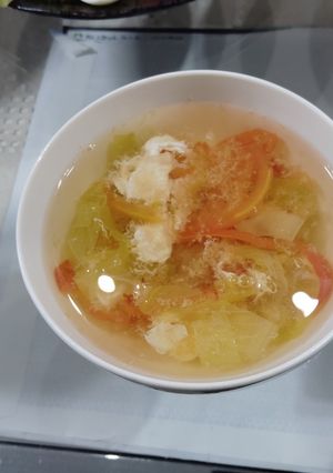 ロメインレタスとトマトのスープ-レシピのメイン写真