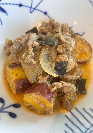 豚バラ肉とさつまいもの胡麻煮-レシピのメイン写真