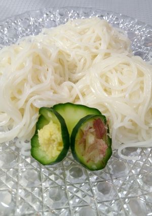 そうめん、冷や麦にキュウリのお花-レシピのメイン写真