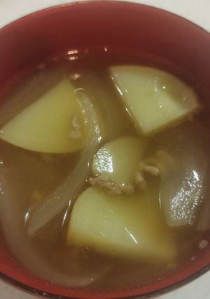 玉ねぎ・じゃがいも・ひき肉の醤油スープ-レシピのメイン写真