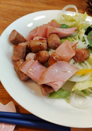 歯が痛い⭐ウィンナーとハムの普通炒め-レシピのメイン写真