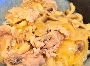 節約にも◎きのこの旨みたっぷり豚丼-レシピのメイン写真