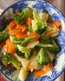 素材の旨みを消さない温野菜のサラダ