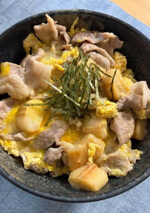 豚肉とお麩の卵とじ丼✴︎節約メシ-レシピのメイン写真