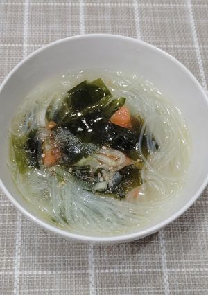 ワカメと春雨の中華風スープ-レシピのメイン写真