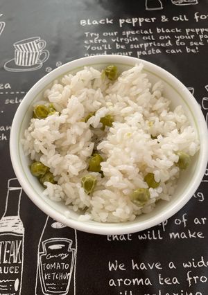 四毒抜きグリーンピースご飯(豆の比率)-レシピのメイン写真