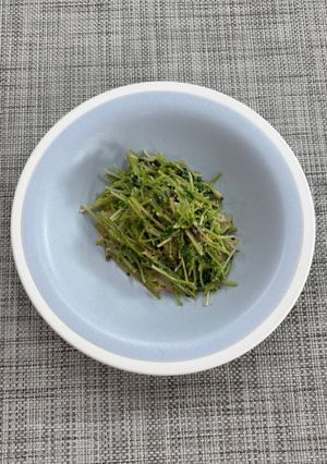 豆苗の黒ごまきな粉サラダ-レシピのメイン写真