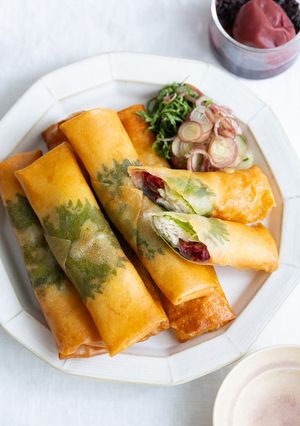 梅の酸味が最高♩ささみと香味野菜の春巻き-レシピのメイン写真