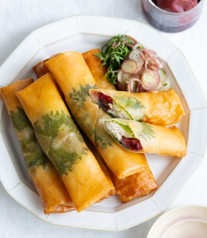 梅の酸味が最高♩ささみと香味野菜の春巻き by 藤井玲子（料理研究家