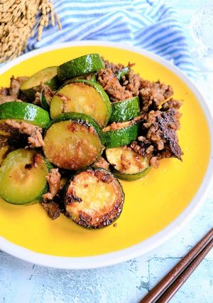 ズッキーニとひき肉の醤油麹炒め-レシピのメイン写真