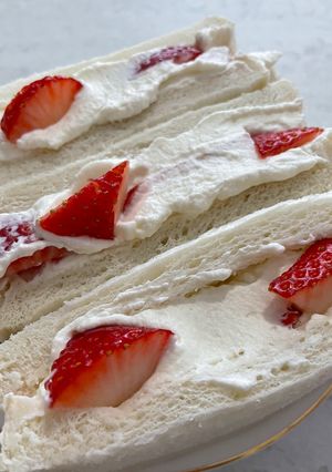 ふんわり食パンで作るいちごサンド🍓-レシピのメイン写真