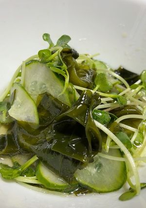 簡単♪ごま油香るきゅうりとワカメの酢の物-レシピのメイン写真