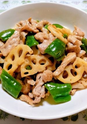 簡単！豚こまとれんこんとピーマン甘酢炒め！主菜-レシピのメイン写真