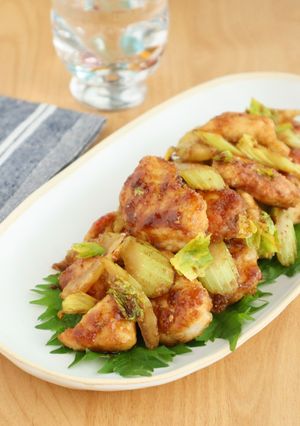 鶏むね肉とセロリの香ばしごまガーリック-レシピのメイン写真