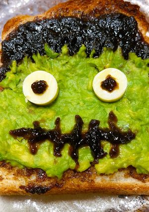 フランケンシュタイン風ハロウィントースト-レシピのメイン写真