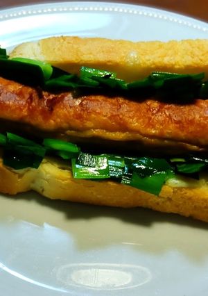 食パンホットドッグ　魚肉ソーセージ・ニラ・チーズ-レシピのメイン写真