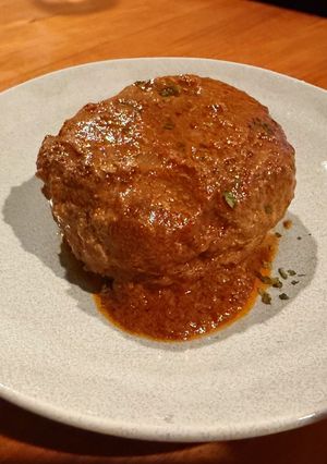 赤ワインソースが絶品！煮込みハンバーグ-レシピのメイン写真