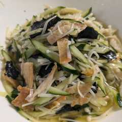 A picture of エノキと鶏皮ののり和え〜*'26.