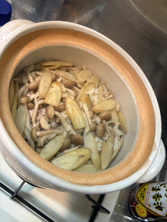土鍋で豚バラ炊き込みご飯-レシピのメイン写真