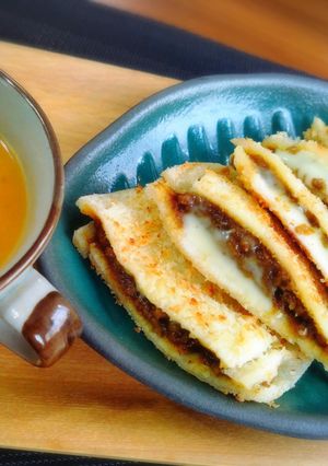＊残ったカレーで簡単チーズカレーパン＊-レシピのメイン写真