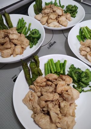 鶏むね肉と季節の野菜（ ゴーヤアスパラシシトウ）-レシピのメイン写真