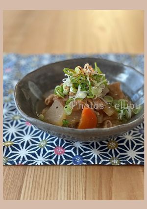 ごろごろにんにくのモツ煮込み-レシピのメイン写真