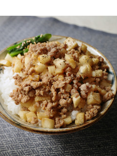 長芋シャリシャリ 豚ひき肉のそぼろ丼-レシピのメイン写真