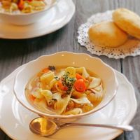 基本からアレンジまで！思わずつくりたくなる「チキンヌードルスープ