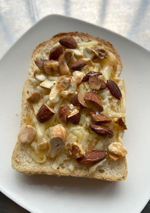 チーズハニーナッツトースト-レシピのメイン写真